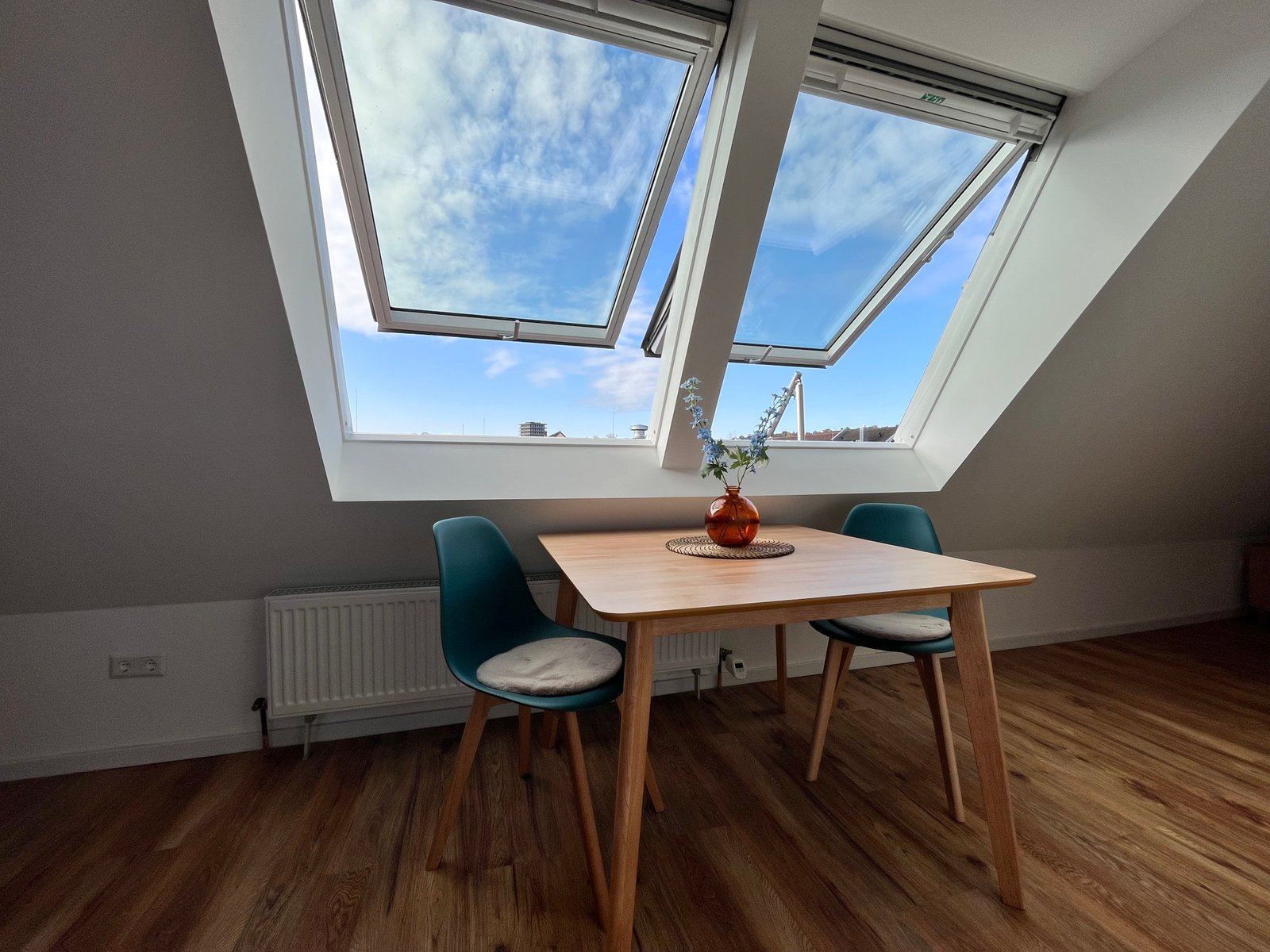 1-Zimmer Diamant Esstisch 3